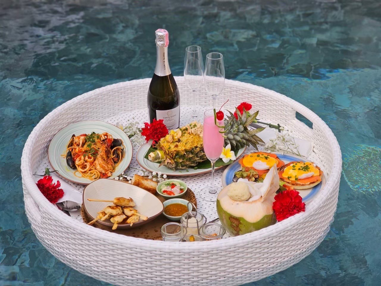 floating-breakfast-offer