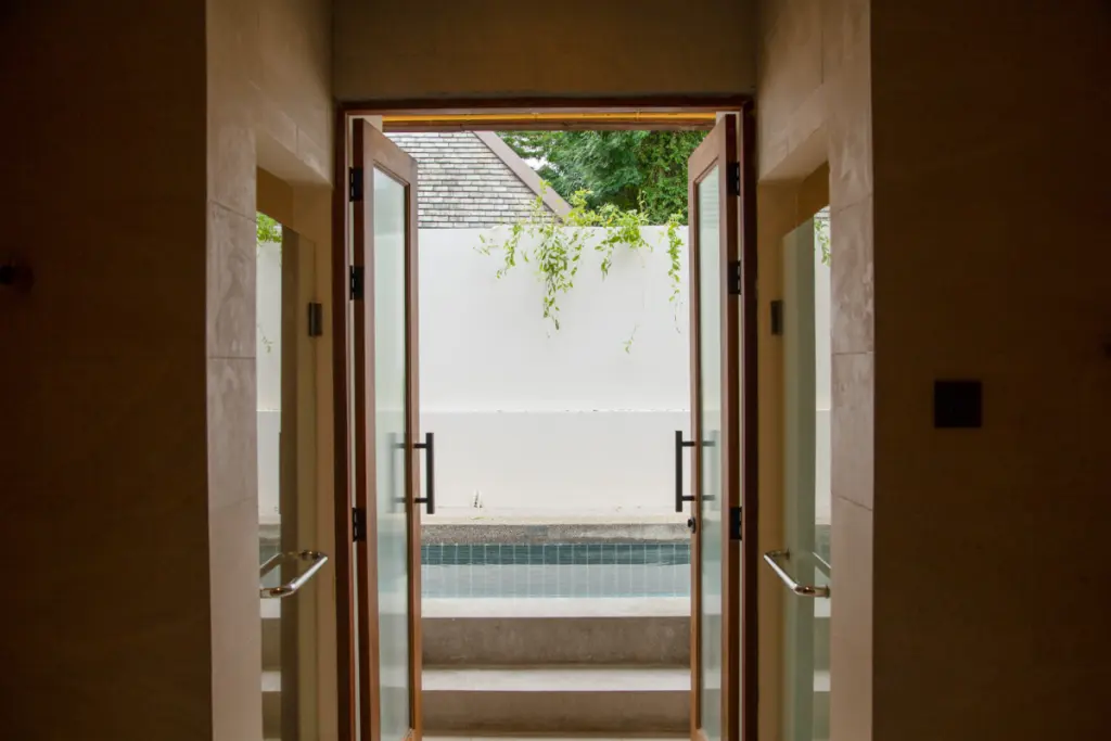 beach-front-villa-baan-haad-ngam