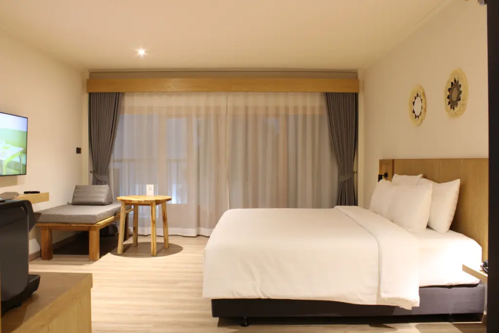 superior-room-baan-haad-ngam