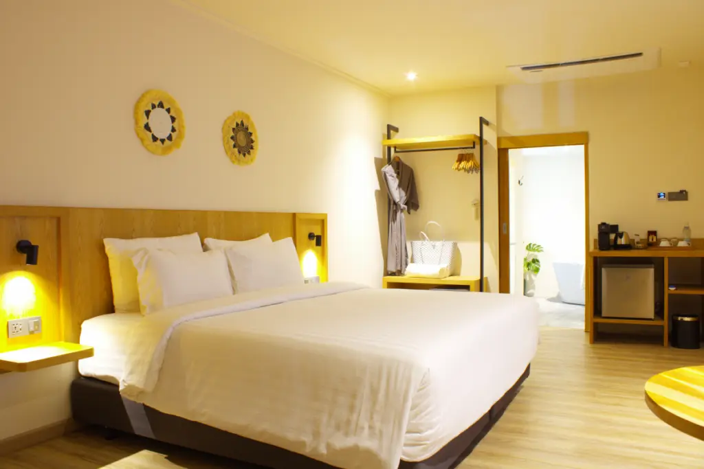 superior-room-baan-haad-ngam