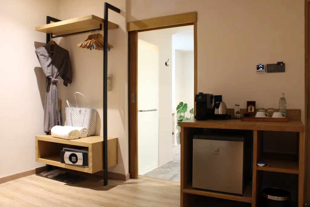 superior-room-baan-haad-ngam